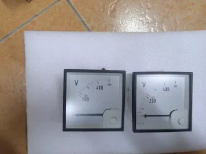High Quality 6L2 V Single Phase AC Pointer Type Voltmeter 6L2 V Vertical Installation Voltage Meter Availability