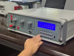 Multi Functional Calibration Instrument ET-30B Calibrate the Clamp Gauge and Multimeter Suitable for Laboratory Use