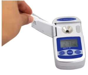 Portable Digital Brix Meter Refractometer with 0.2%Vol Accuracy and 0 95% Range